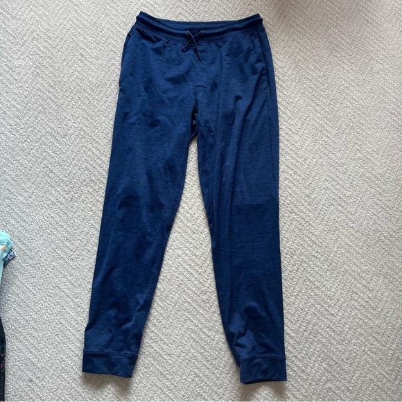 Vineyard Vines Joggers - Picture 1 of 3